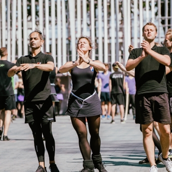 Dancis mēģinājumos Daugavas stadionā - Foto Jurģis Rikveilis