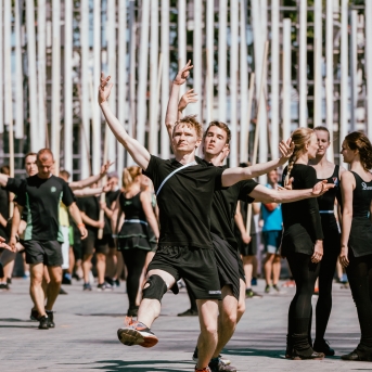 Dancis mēģinājumos Daugavas stadionā - Foto Jurģis Rikveilis