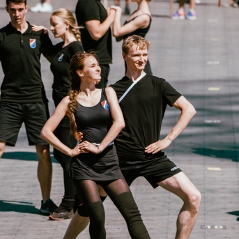 Dancis mēģinājumos Daugavas stadionā - Foto Jurģis Rikveilis