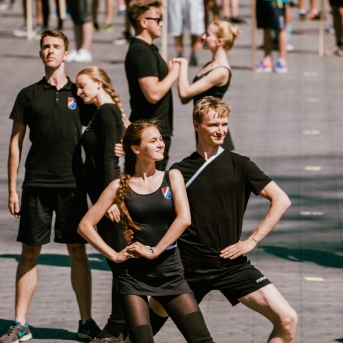 Dancis mēģinājumos Daugavas stadionā - Foto Jurģis Rikveilis