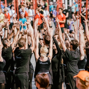 Dancis mēģinājumos Daugavas stadionā - Foto Jurģis Rikveilis