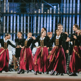 Dancis koncertā Daugavas stadionā - Foto Jurģis Rikveilis & palīgi