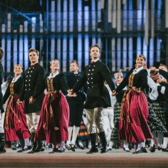 Dancis koncertā Daugavas stadionā - Foto Jurģis Rikveilis & palīgi