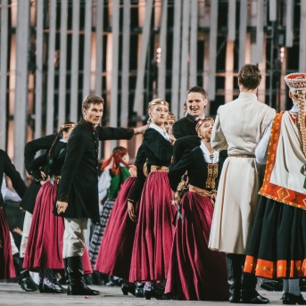 Dancis koncertā Daugavas stadionā - Foto Jurģis Rikveilis & palīgi