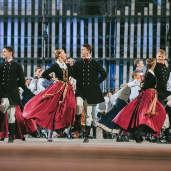 Dancis koncertā Daugavas stadionā - Foto Jurģis Rikveilis & palīgi