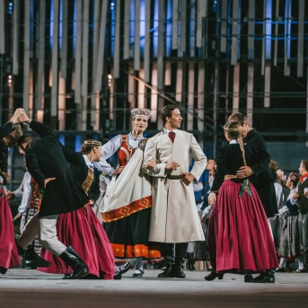 Dancis koncertā Daugavas stadionā - Foto Jurģis Rikveilis & palīgi