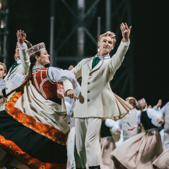 Dancis koncertā Daugavas stadionā - Foto Jurģis Rikveilis & palīgi