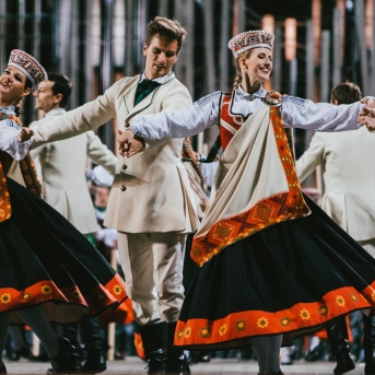 Dancis koncertā Daugavas stadionā - Foto Jurģis Rikveilis & palīgi