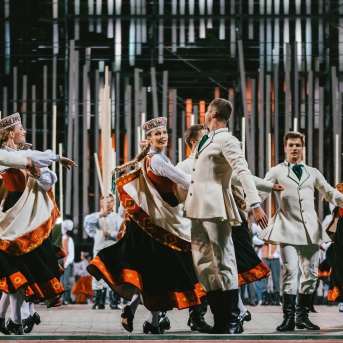 Dancis koncertā Daugavas stadionā - Foto Jurģis Rikveilis & palīgi