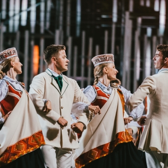 Dancis koncertā Daugavas stadionā - Foto Jurģis Rikveilis & palīgi