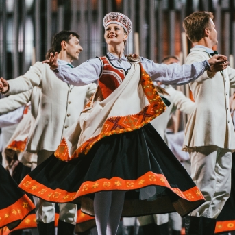 Dancis koncertā Daugavas stadionā - Foto Jurģis Rikveilis & palīgi