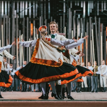 Dancis koncertā Daugavas stadionā - Foto Jurģis Rikveilis & palīgi