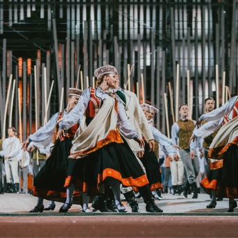 Dancis koncertā Daugavas stadionā - Foto Jurģis Rikveilis & palīgi
