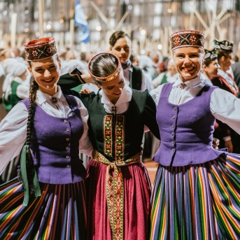 Dancis koncertā Daugavas stadionā - Foto Jurģis Rikveilis & palīgi