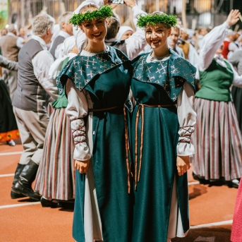 Dancis koncertā Daugavas stadionā - Foto Jurģis Rikveilis & palīgi