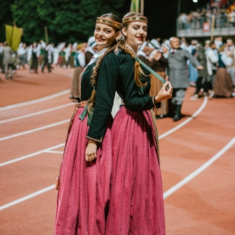 Dancis koncertā Daugavas stadionā - Foto Jurģis Rikveilis & palīgi