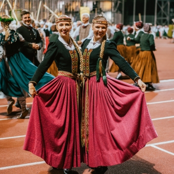 Dancis koncertā Daugavas stadionā - Foto Jurģis Rikveilis & palīgi