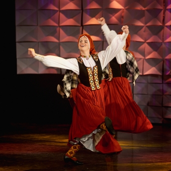 Koncerts ''Mēs mīlam dejā'' - Foto: Roberts Ķesteris