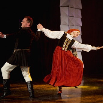 Koncerts ''Mēs mīlam dejā'' - Foto: Roberts Ķesteris