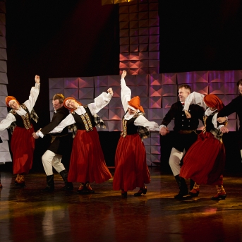 Koncerts ''Mēs mīlam dejā'' - Foto: Roberts Ķesteris