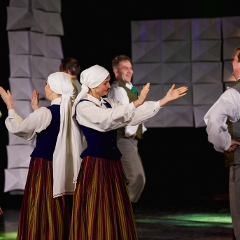 Koncerts ''Mēs mīlam dejā'' - Foto: Roberts Ķesteris