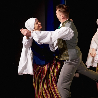 Koncerts ''Mēs mīlam dejā'' - Foto: Roberts Ķesteris