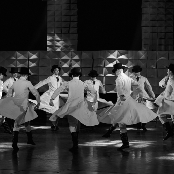 Koncerts ''Mēs mīlam dejā'' - Foto: Roberts Ķesteris