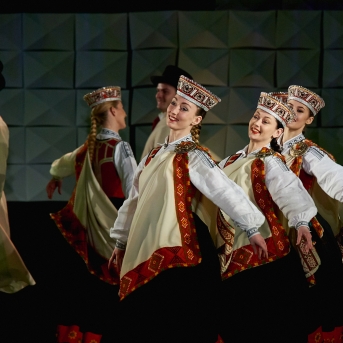 Koncerts ''Mēs mīlam dejā'' - Foto: Roberts Ķesteris