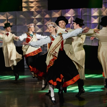 Koncerts ''Mēs mīlam dejā'' - Foto: Roberts Ķesteris