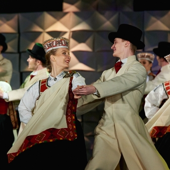 Koncerts ''Mēs mīlam dejā'' - Foto: Roberts Ķesteris