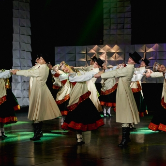 Koncerts ''Mēs mīlam dejā'' - Foto: Roberts Ķesteris