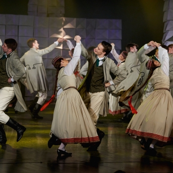 Koncerts ''Mēs mīlam dejā'' - Foto: Roberts Ķesteris