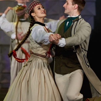 Koncerts ''Mēs mīlam dejā'' - Foto: Roberts Ķesteris